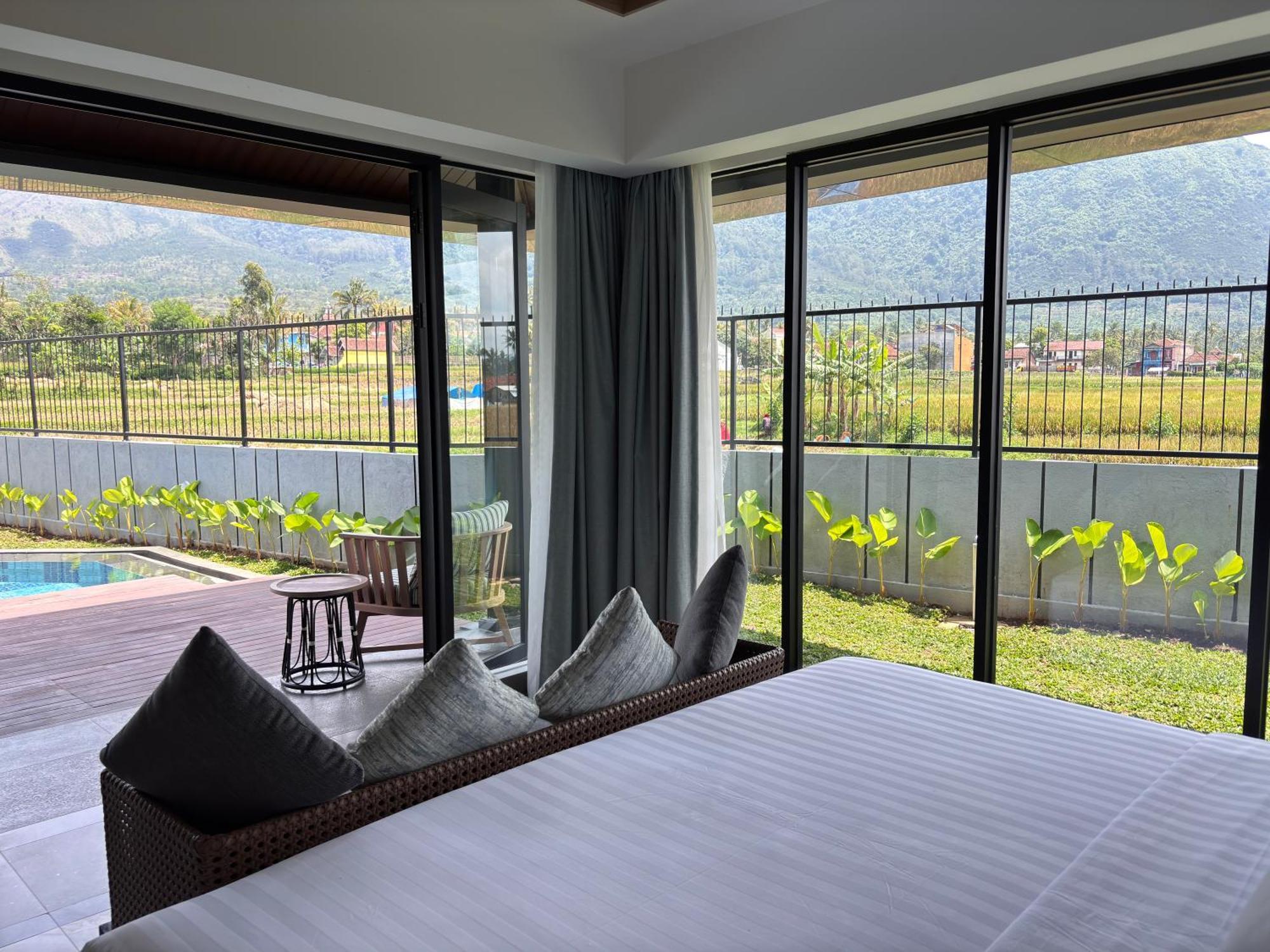 Hotel Santika Garut Exterior photo