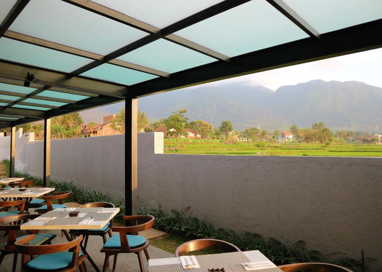 Hotel Santika Garut Exterior photo