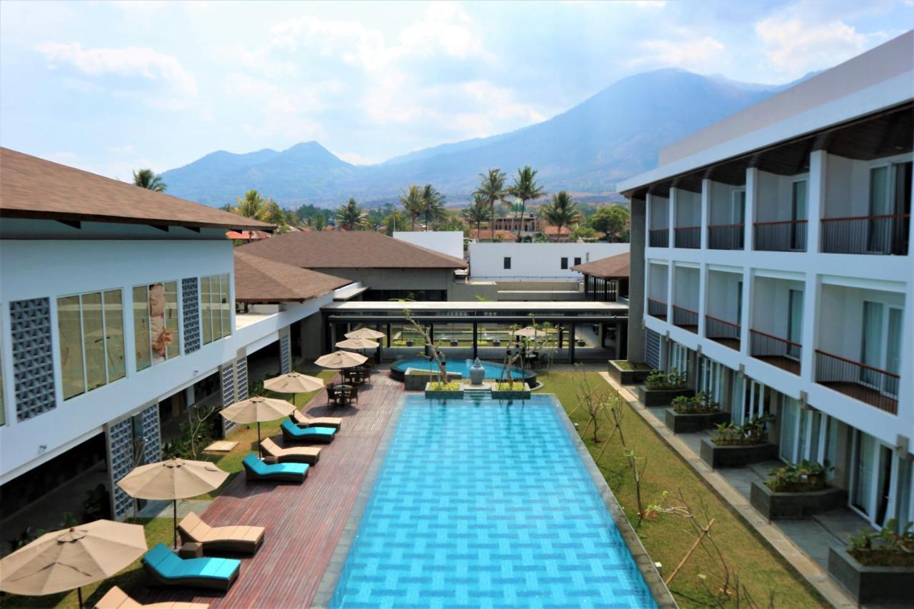 Hotel Santika Garut Exterior photo